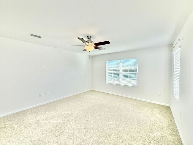 Foto del edificio - 5529 Guinevere Ln