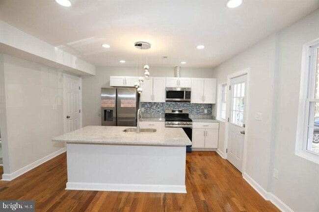 Building Photo - 113 Nunnery Ln