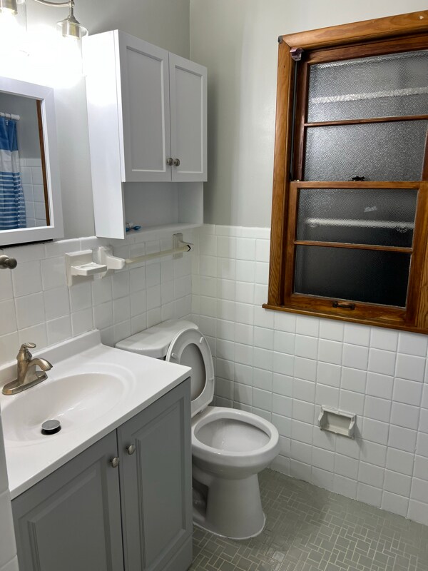 Foto del edificio - 837 E 218th St