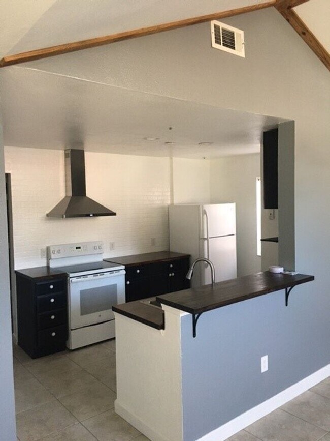 Building Photo - Fabulous 3-bedroom, 2-bath condo in Altamo...