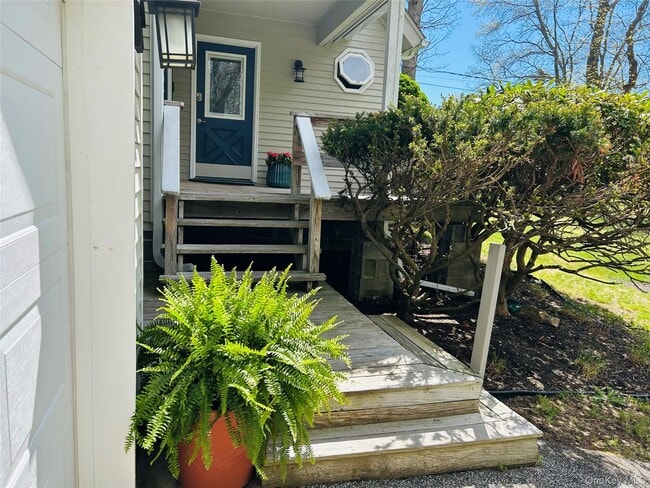 Building Photo - 465 Tarpon Dr