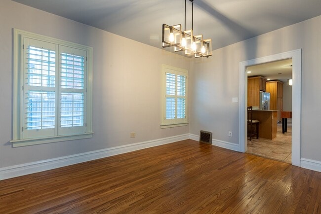 Foto del edificio - Beautiful 2 bed/2 bath House by Cherry Str...