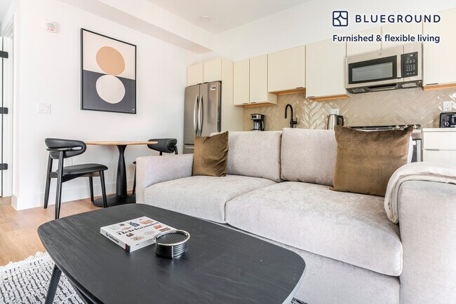 Foto del edificio - 716 L St SE