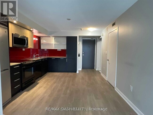 Building Photo - 906 - 25 CAPREOL COURT