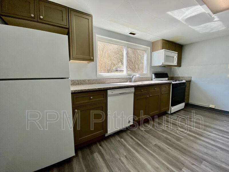 Primary Photo - 1611 Crawford Rd