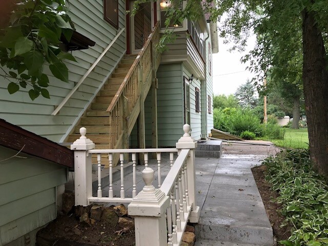 Stairs up to apartment - 142 River St