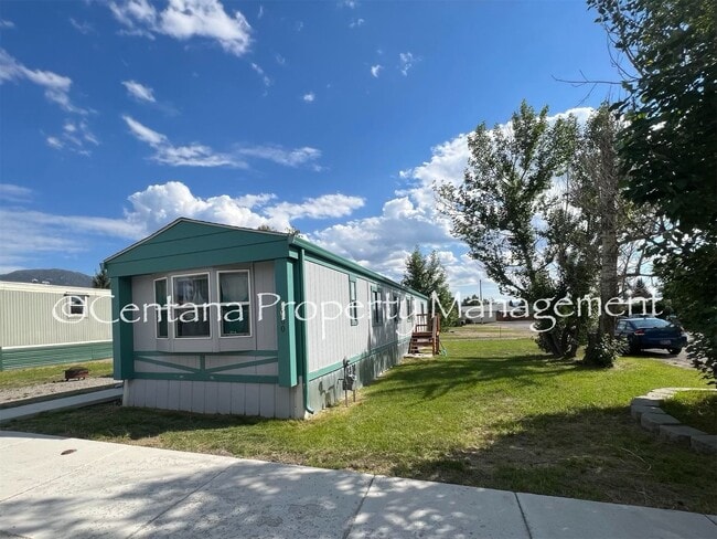Building Photo - 3 Bedroom 2 Bath Home