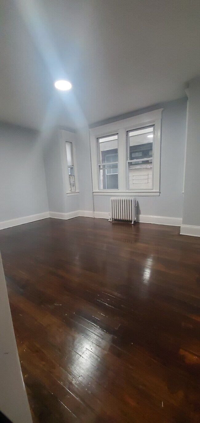 Building Photo - 297 Westervelt Ave