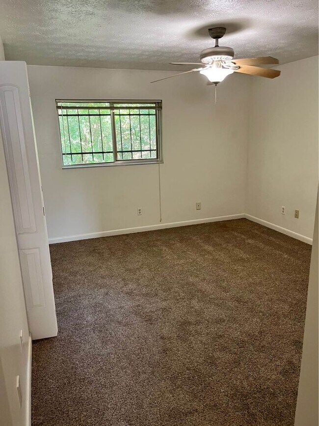 Foto del edificio - 1200 Bretta St