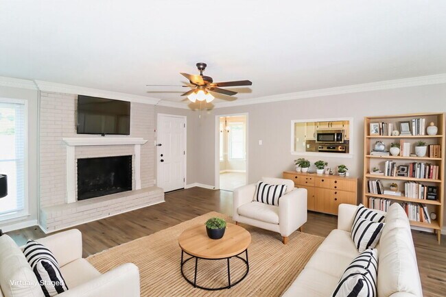 Building Photo - 8144 Creekside Cir N