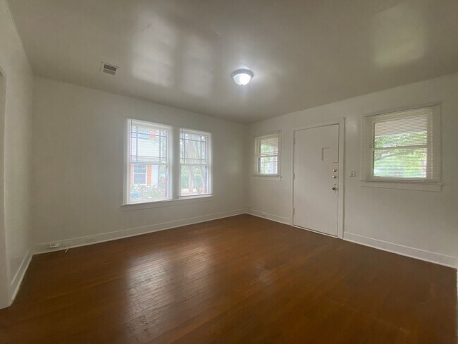 Building Photo - San Gabriel-2845