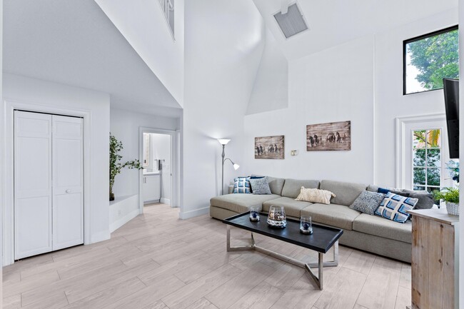 Building Photo - 2442 Windsor Way Ct