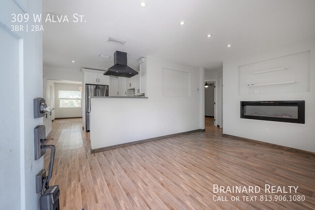Photo - 309 W Alva St House