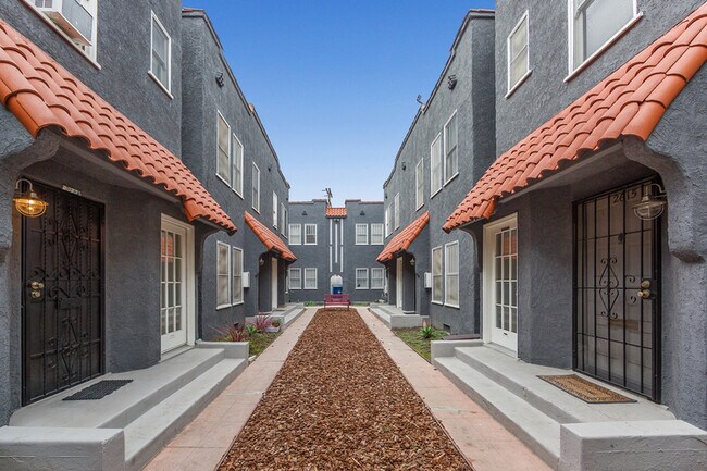 Foto del edificio - 2615 S Victoria Ave