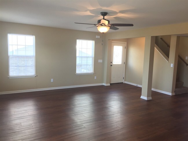 Foto del edificio - 156 Vineland Pkwy Dr