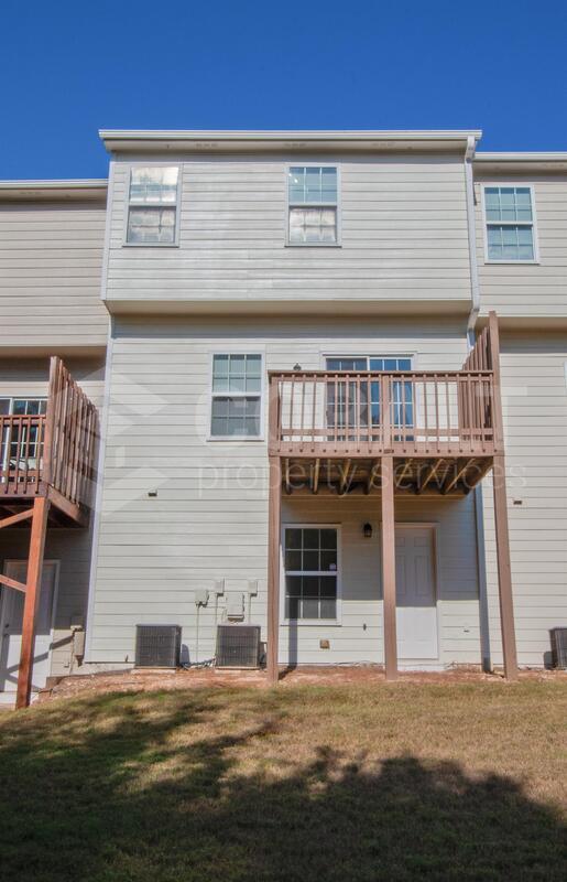 Foto del edificio - 6823 Blackstone Pl