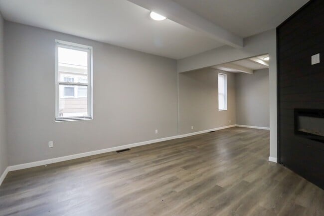 Building Photo - Modern Updates & Classic Charm | 3 Bed | 2...