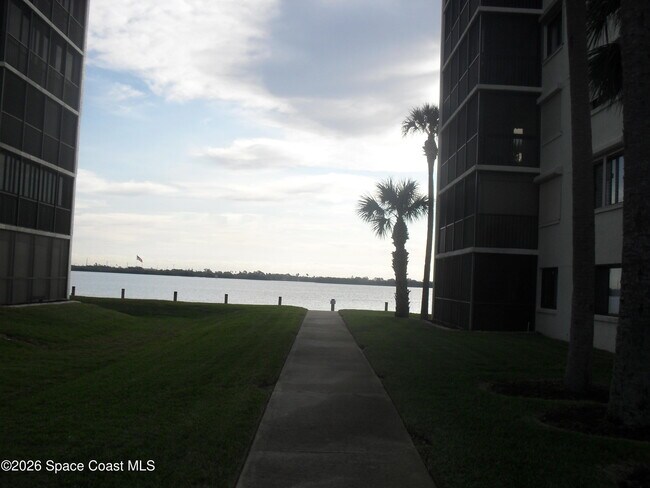 Building Photo - 250 S Sykes Creek Pkwy