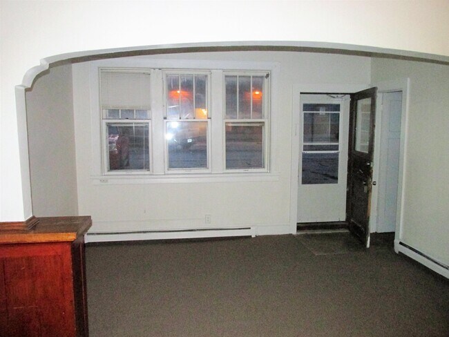 Foto del edificio - 4901 S Packard Ave