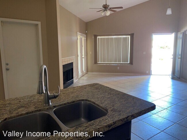Building Photo - 2381 W Garden Dr