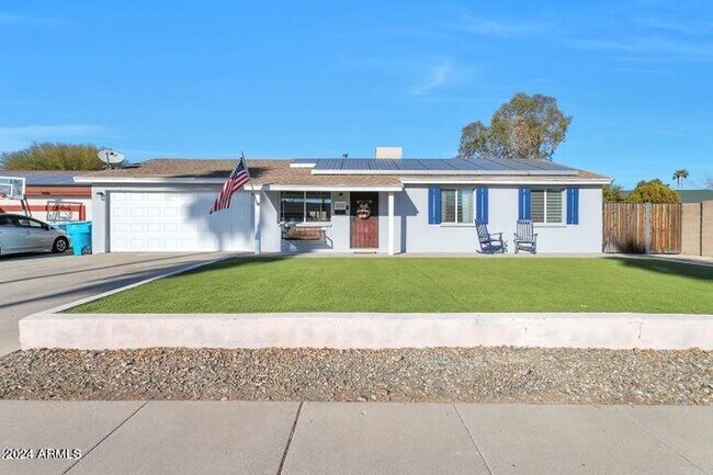 Foto del edificio - 3630 E Friess Dr