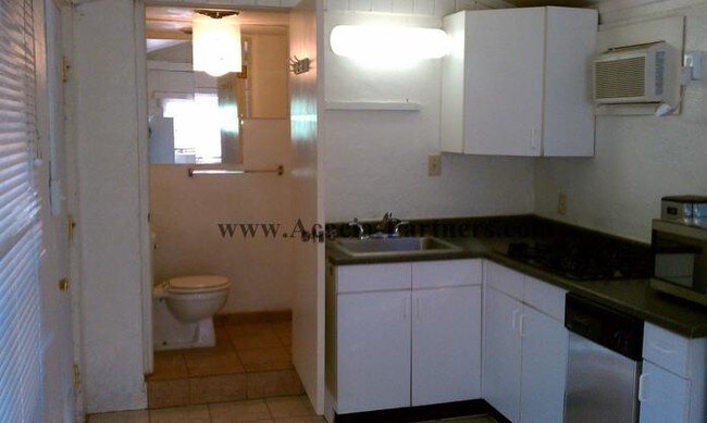 Foto del edificio - 2633 E 20th St