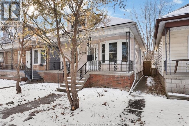 Building Photo - 1045 Gladstone Ave