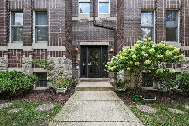 Main Entrance (1 of 3 for this unit) - 4212 N Ashland Ave