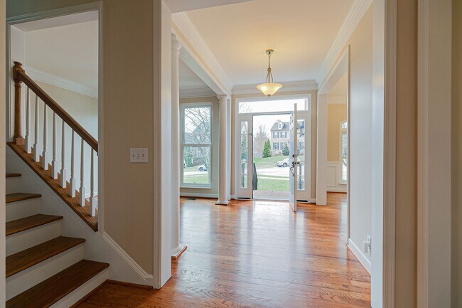 Building Photo - 808 Callahan Pl
