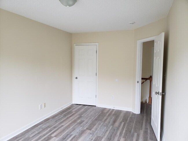 Building Photo - 1144 Grovewood Dr