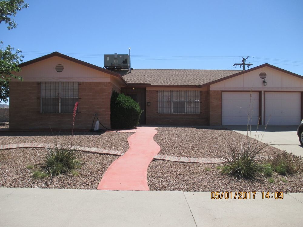 WEST 3 BR 2 BTH REFRIGERATED AIR House Rental in El Paso, TX