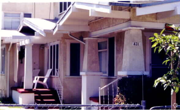 Building Photo - Rose Avenue Apartments