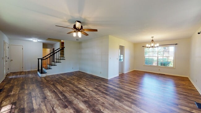 Building Photo - 109 Lowe Dr