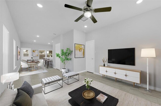 Building Photo - 7987 Chateau St