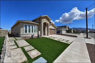 Building Photo - 221 Jennice Cir