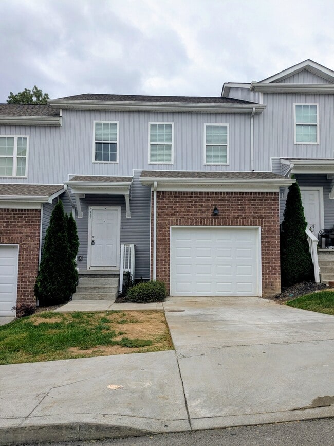Building Photo - 612 Pippin Dr