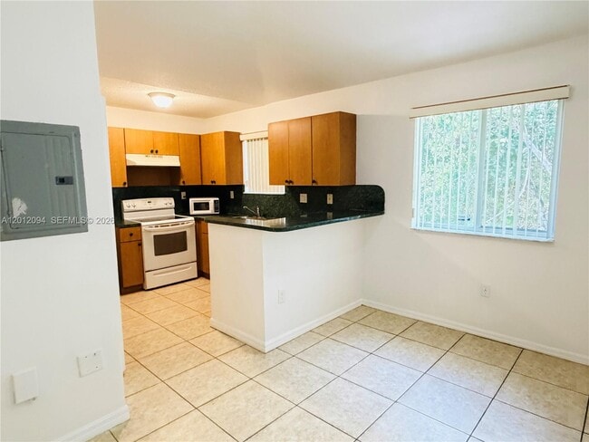 Foto del edificio - 1300 SE 31st Ct