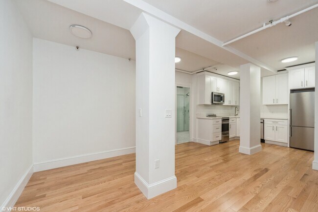 Foto del edificio - 75 Westland Ave