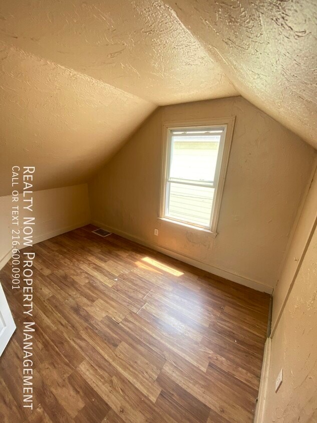 Building Photo - 3356 W 33rd St