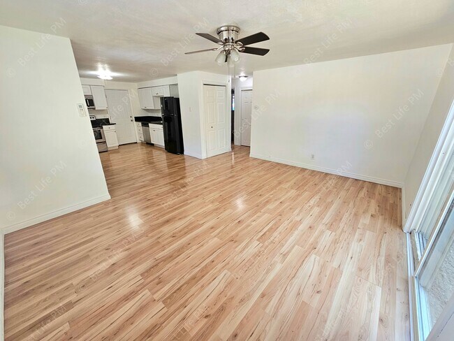 Foto del edificio - 6830 N Columbia Blvd
