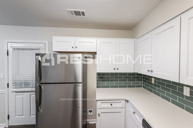 Foto del edificio - 5134 Shamrock Drive