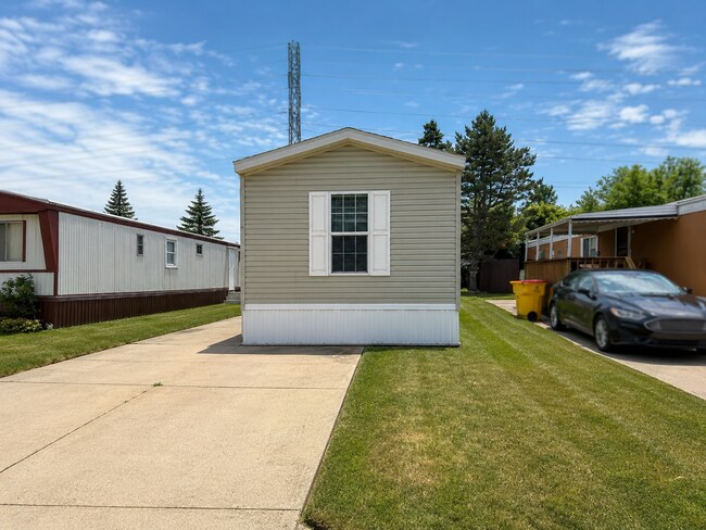 Foto del edificio - 831 N Pontiac Trail