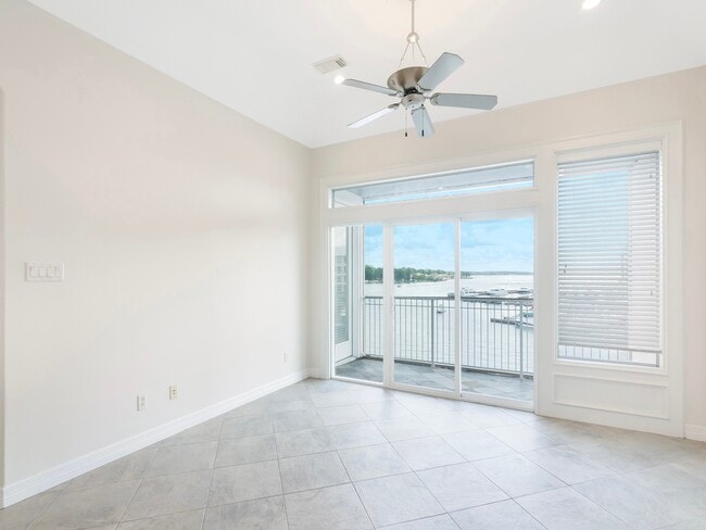 Foto del edificio - 168 Lake Point Blvd