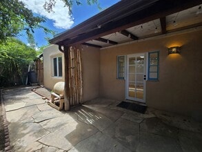 Building Photo - 116 1/2 W Buena Vista St