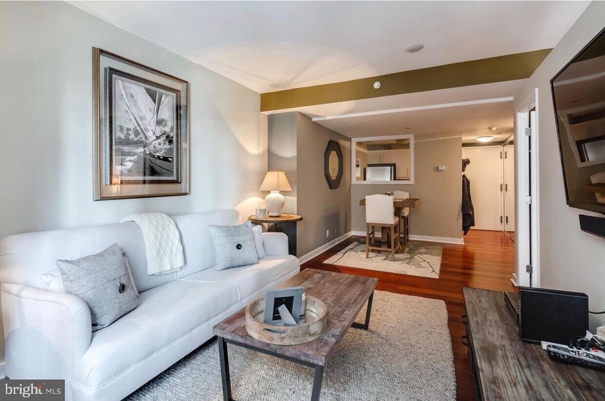 Foto principal - 219-29 S 18th St
