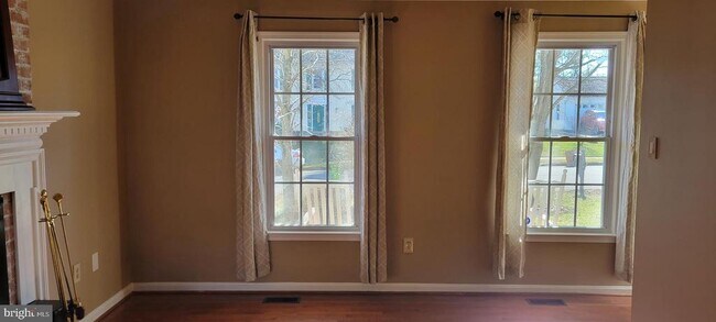 Foto del edificio - 12990 Hampton Forest Ct