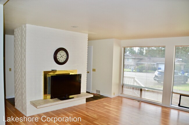 Building Photo - 4 br, 2 bath House - 422 145th Ave NE B