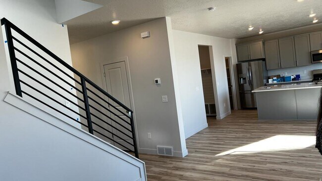 Foto del edificio - 2168 N Cloverleaf Wy