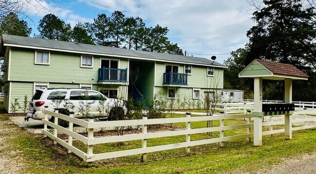 Foto del edificio - 15260 Sam George Rd