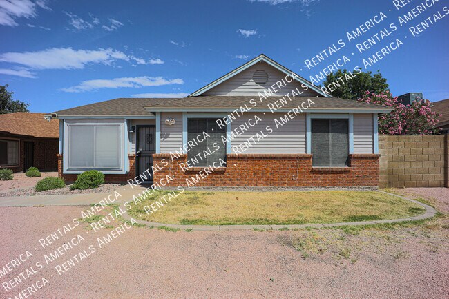 Foto del edificio - 1055 N Recker Rd